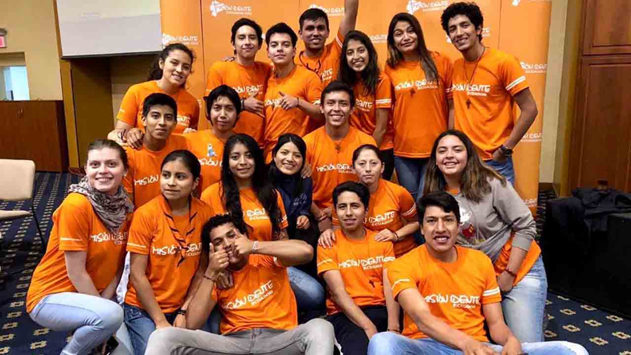 ¿Cómo se celebra el mes de la Biblia en Ecuador?