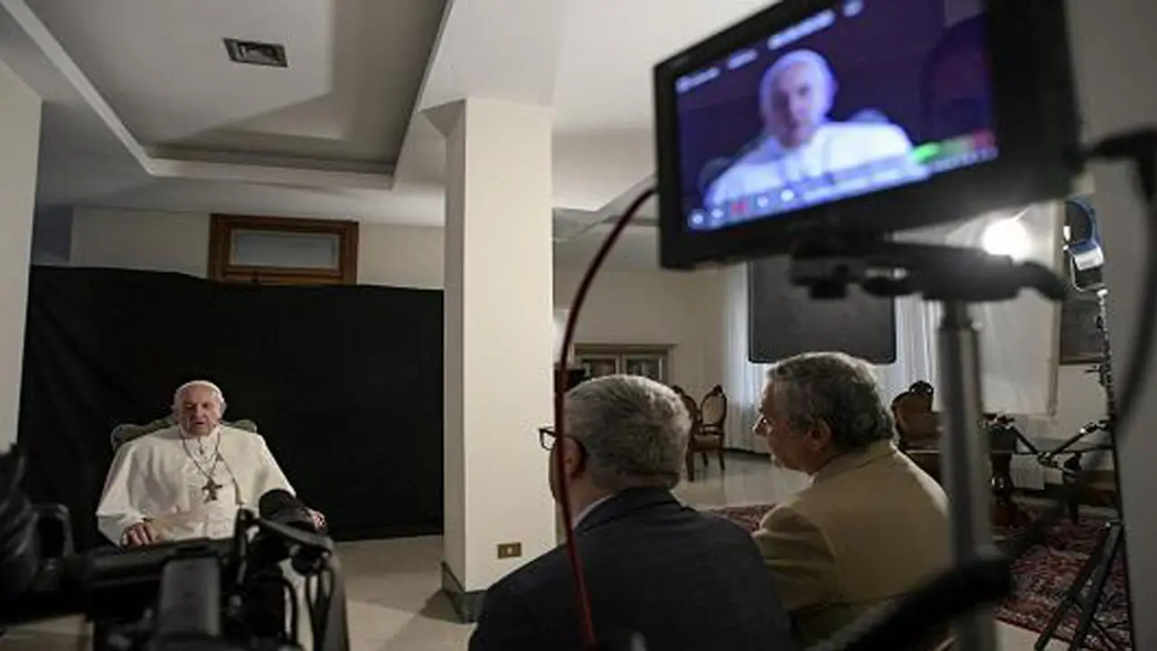 Pope Francis Recounts the Gospel Narratives